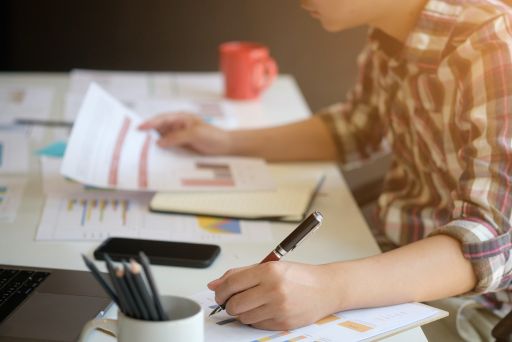 Benefits of Hiring a Bookkeeper for Your Business
